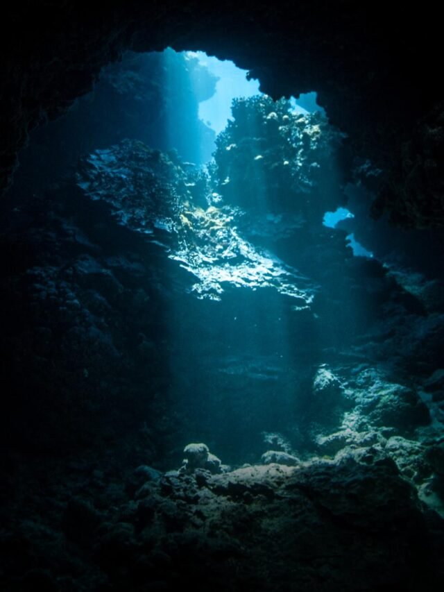 10 Famous Underground Caves in the World